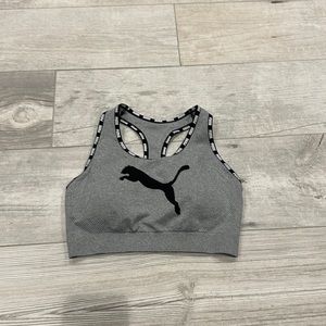 Sports bra Puma.like new barely worn